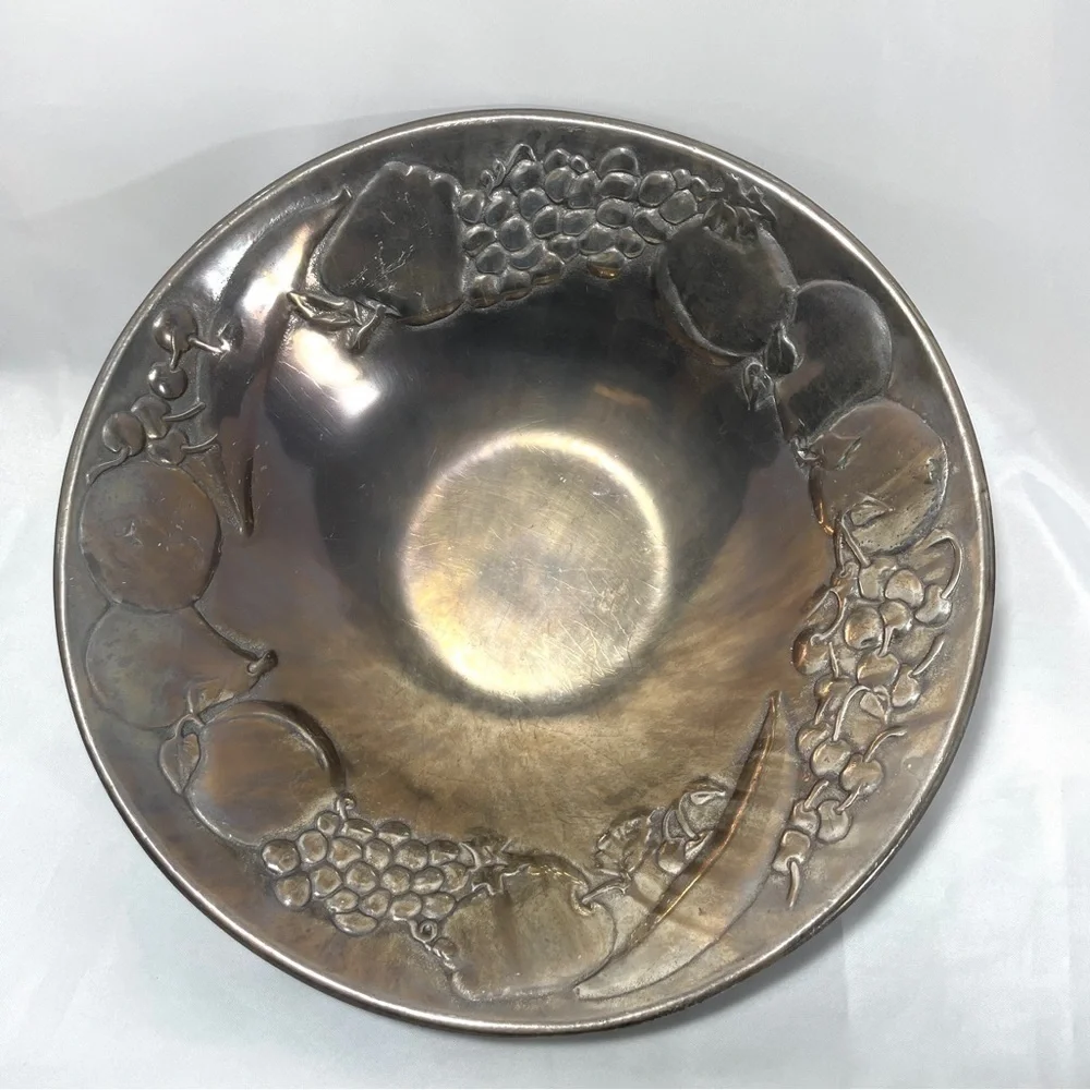 The Wilton Company fruit bowl
